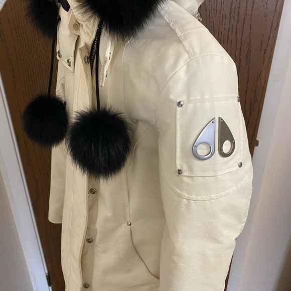 Moose Knuckle Women’s Parka - Picture 2 of 3
